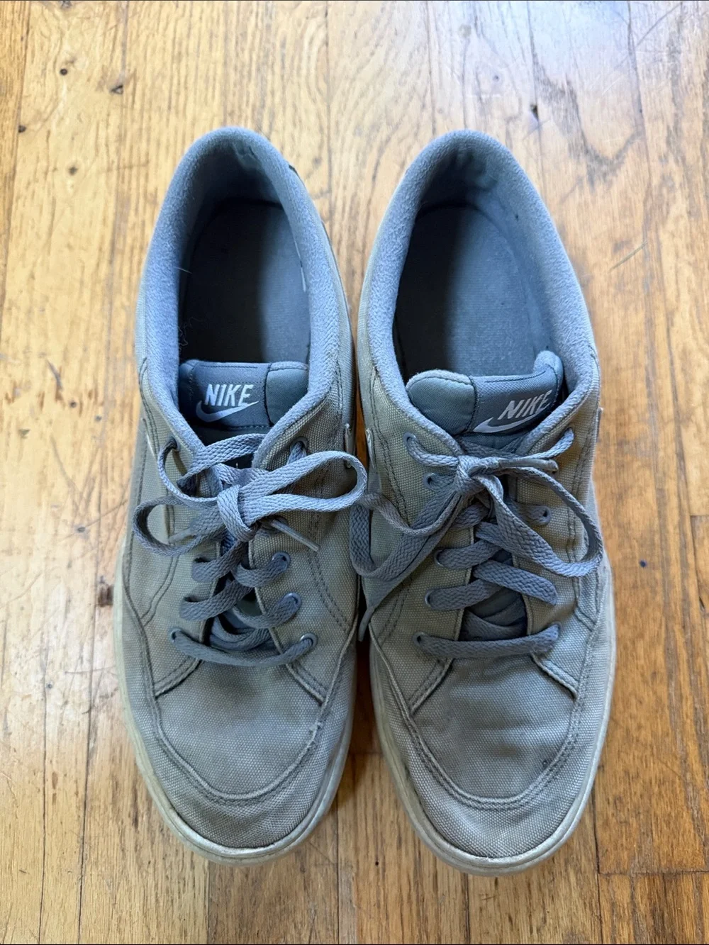 Nike Men's Olive Canvas Low-Top Sneakers